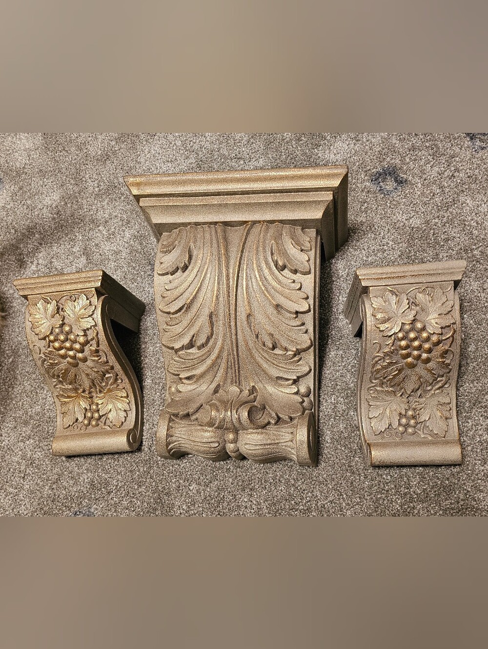 Home Interiors & Gifts Vintage Ornate fleur de lis accent Shelves.